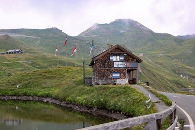 "Building the road" exhibition in the preserved tollhous, Fuscher Lacke | © grossglockner.at/Fuscher Lacke