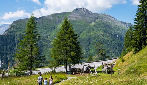 Schoeneck, "The Wonderful World of the Glockner Meadows" with playground | © grossglockner/Michael Stabentheiner