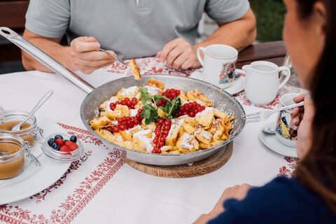 Grossglockner Cuisine Kaiserschmarren | © SalzburgerLand Tourismus Chris Perkles