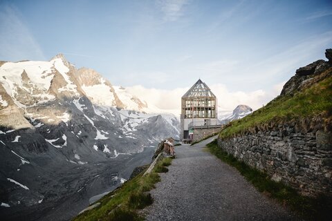 Hiking trail to the Wilhelm Swarovski Observatory | © grossglockner.at/Michael Koenigshofer